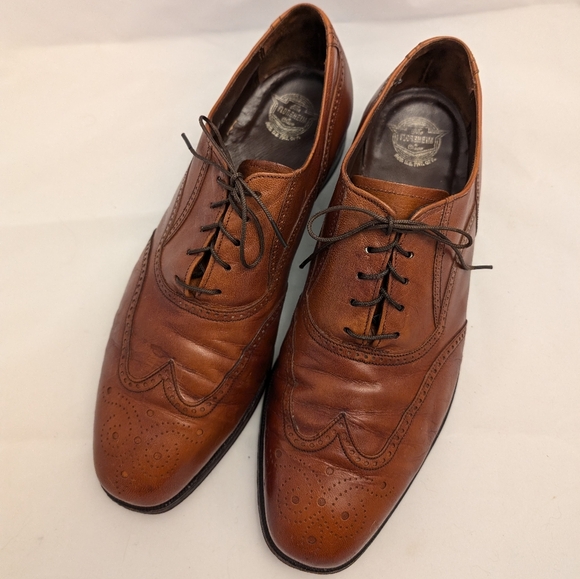 The Florsheim Shoe.  Men’s oxfords size 9.5.